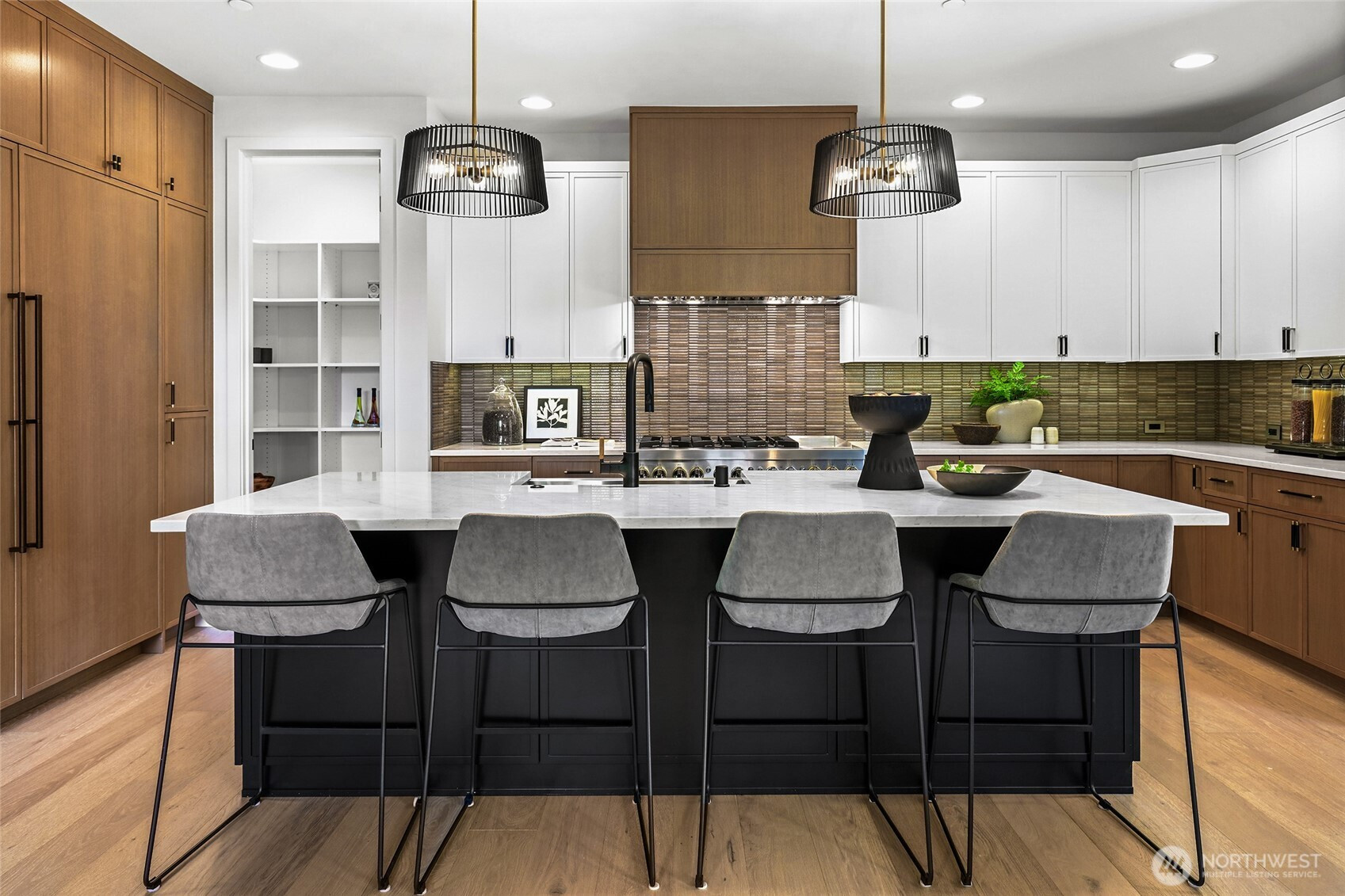 912 18th Avenue W, Kirkland, WA 98033