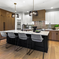 912 18th Avenue W, Kirkland, WA 98033