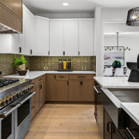 912 18th Avenue W, Kirkland, WA 98033