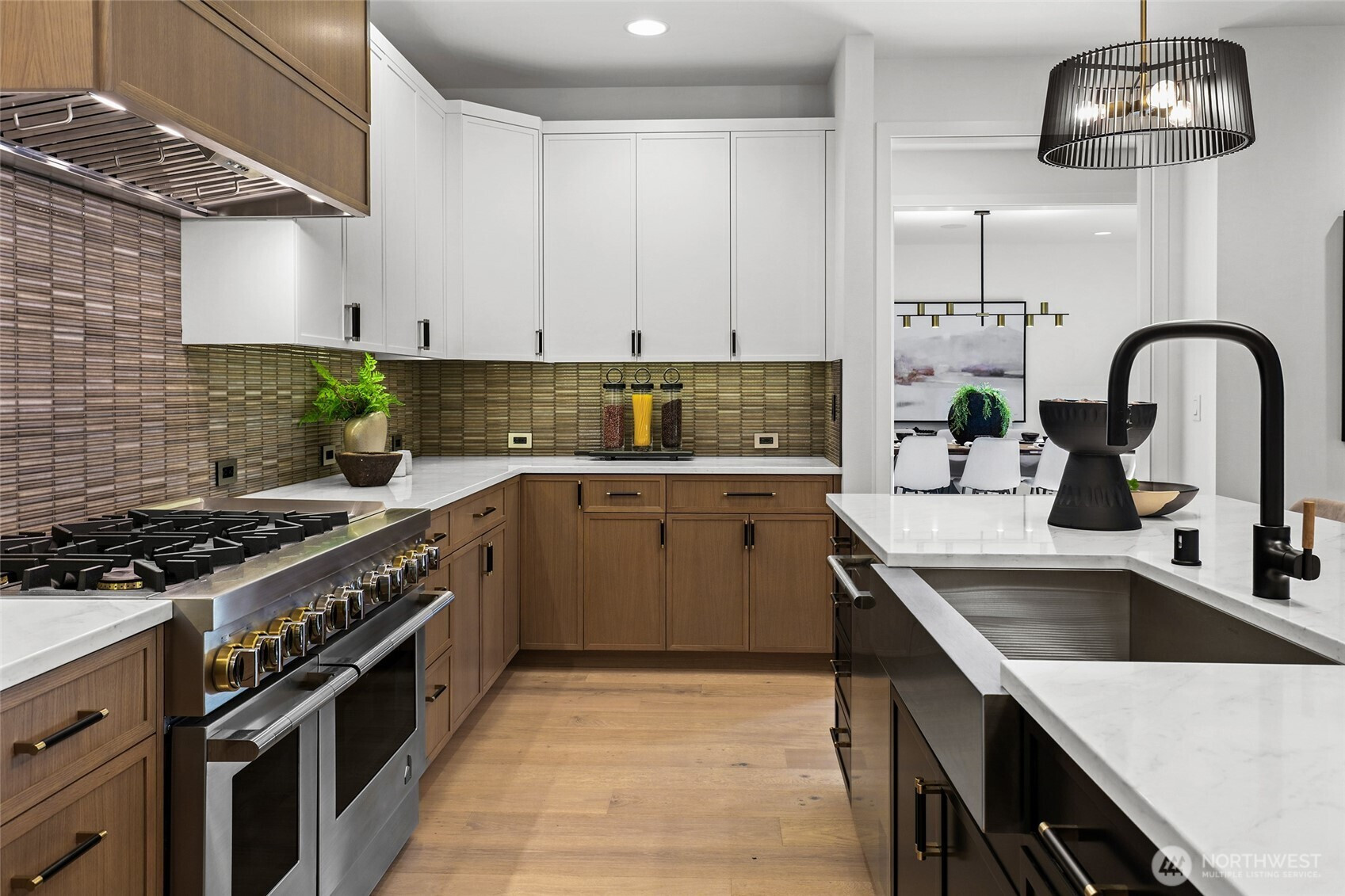 912 18th Avenue W, Kirkland, WA 98033