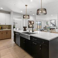 912 18th Avenue W, Kirkland, WA 98033