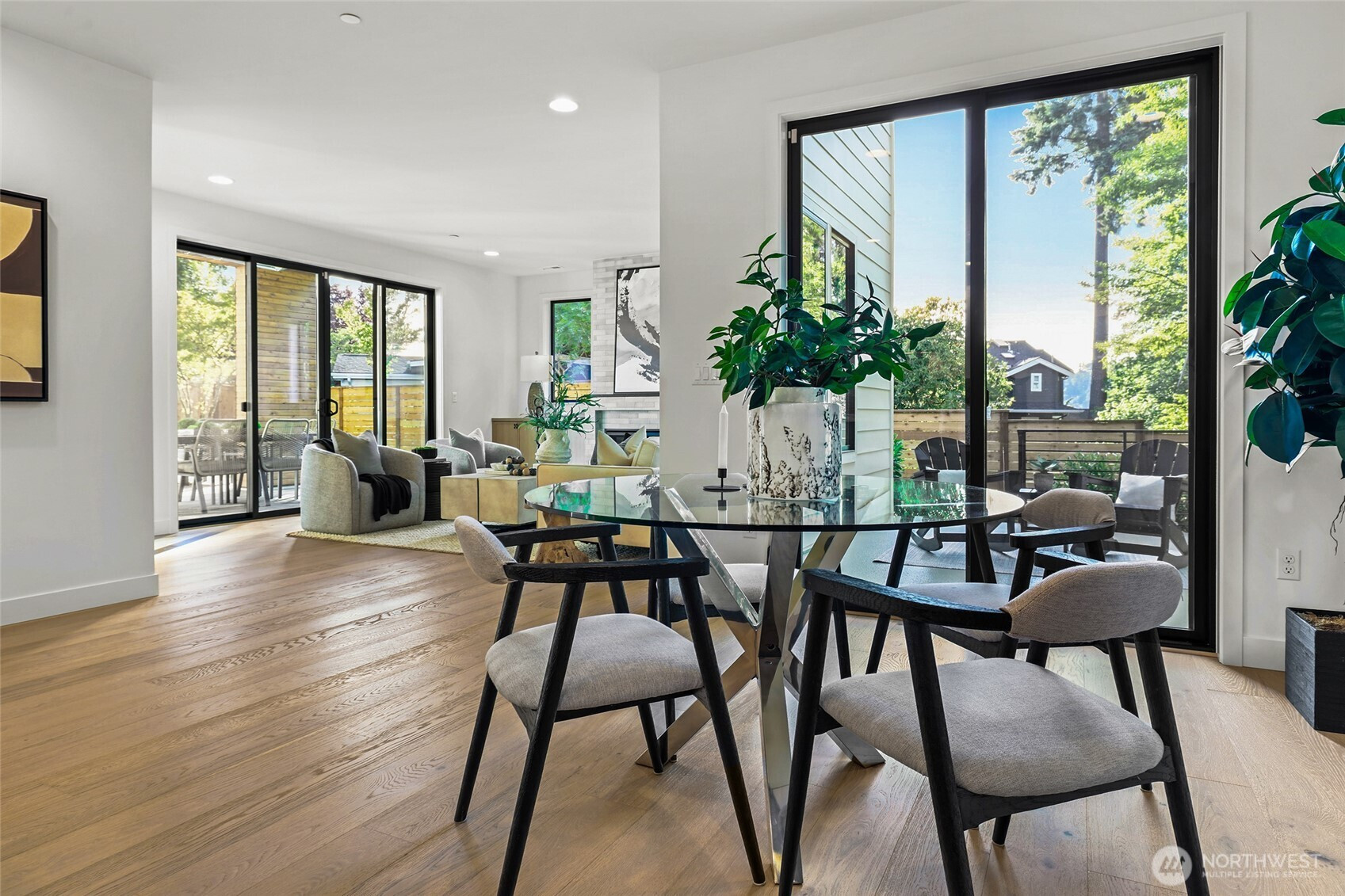 912 18th Avenue W, Kirkland, WA 98033