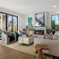 912 18th Avenue W, Kirkland, WA 98033