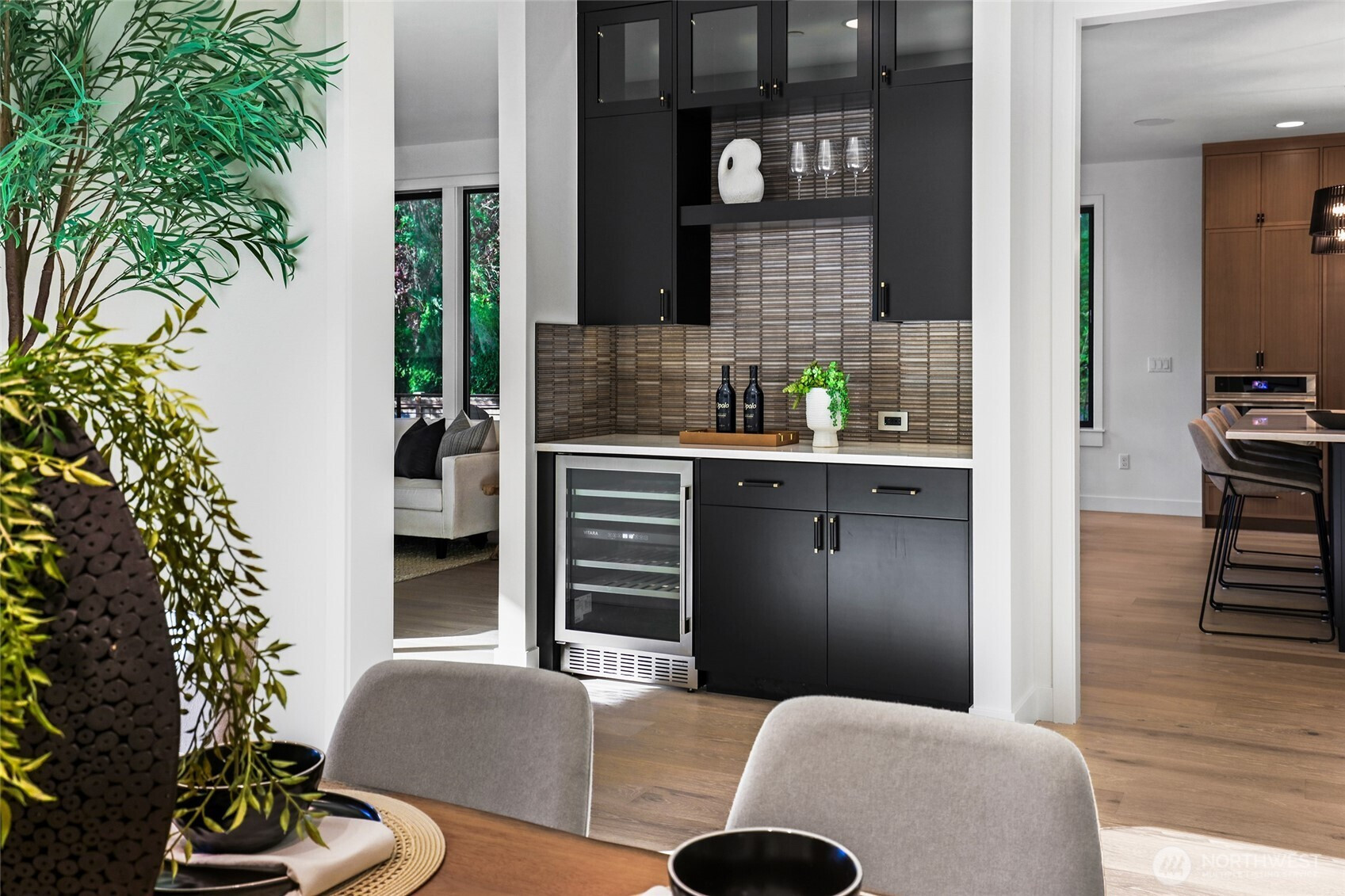 912 18th Avenue W, Kirkland, WA 98033