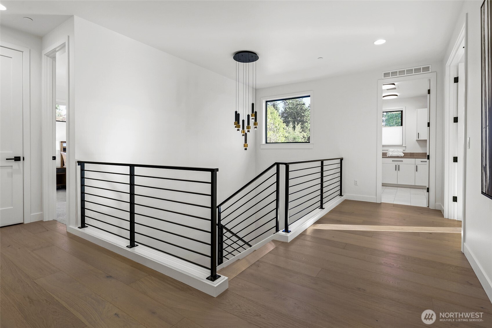 912 18th Avenue W, Kirkland, WA 98033