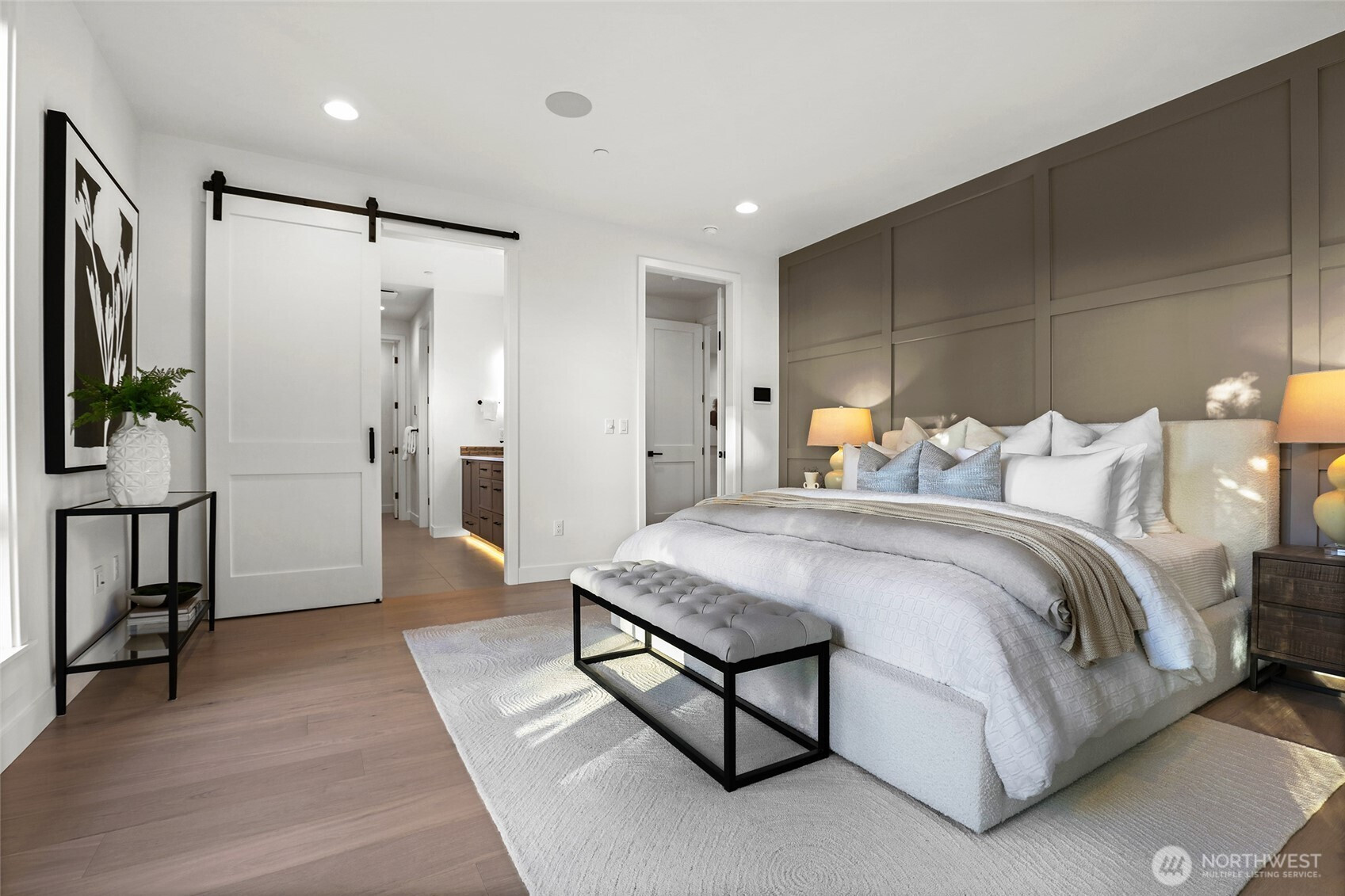 912 18th Avenue W, Kirkland, WA 98033