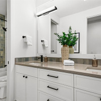 912 18th Avenue W, Kirkland, WA 98033