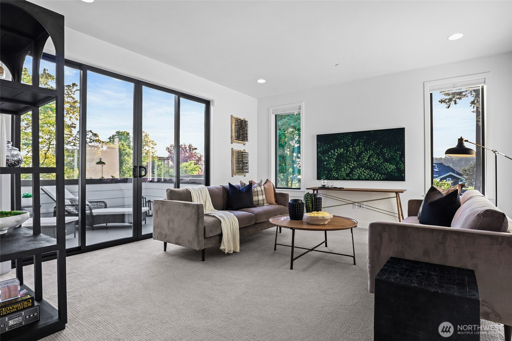 912 18th Avenue W, Kirkland, WA 98033