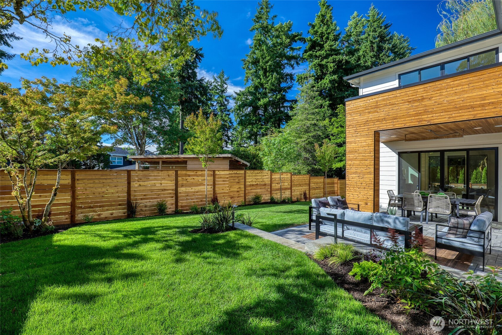 912 18th Avenue W, Kirkland, WA 98033