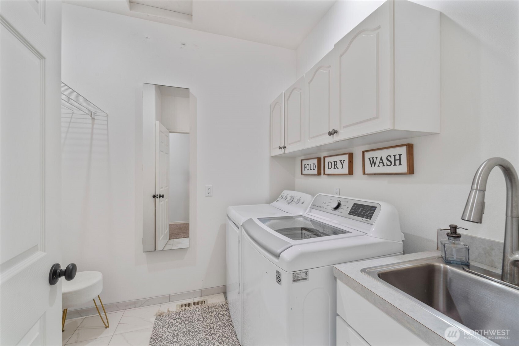 4949 Rau Lane, Richland, WA 99352