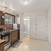 561 Lee Street, Seattle, WA 98109