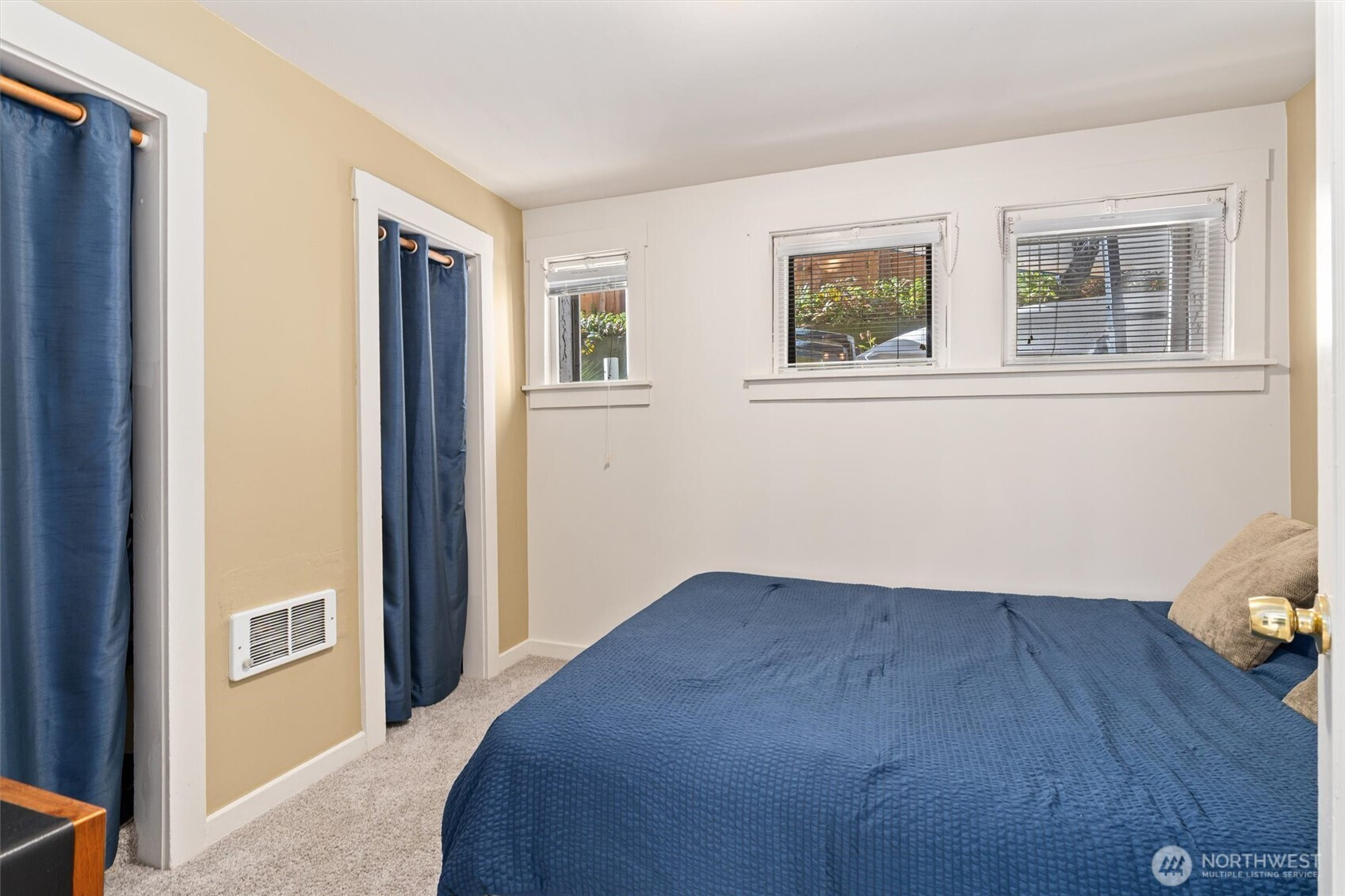 561 Lee Street, Seattle, WA 98109