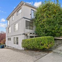 561 Lee Street, Seattle, WA 98109