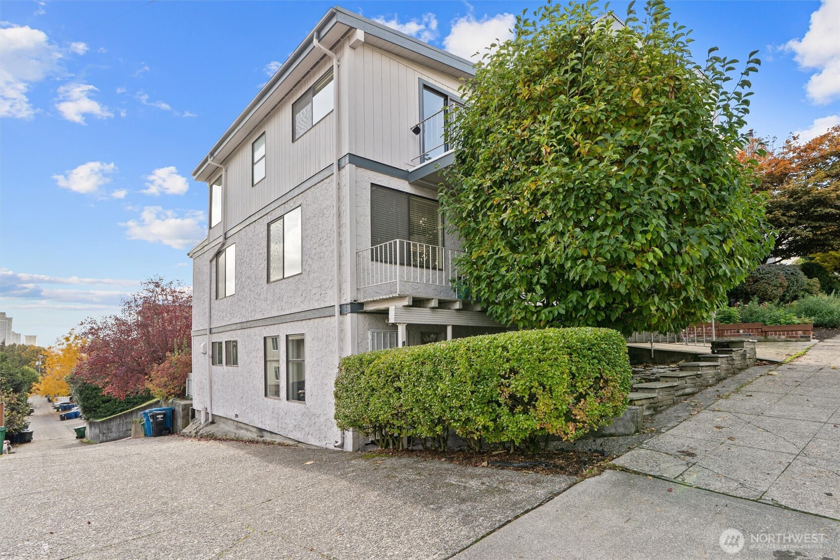 561 Lee Street, Seattle, WA 98109