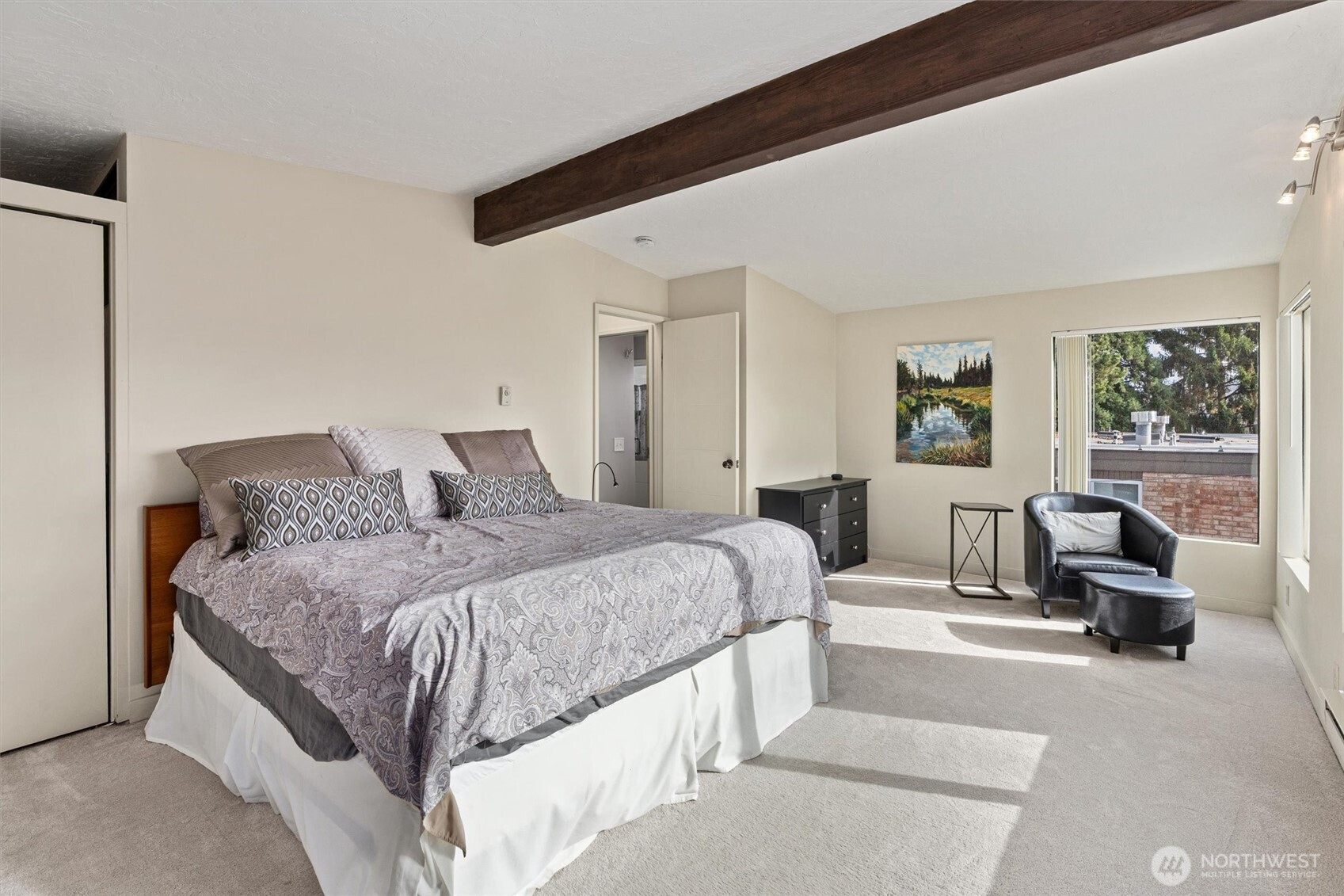 561 Lee Street, Seattle, WA 98109