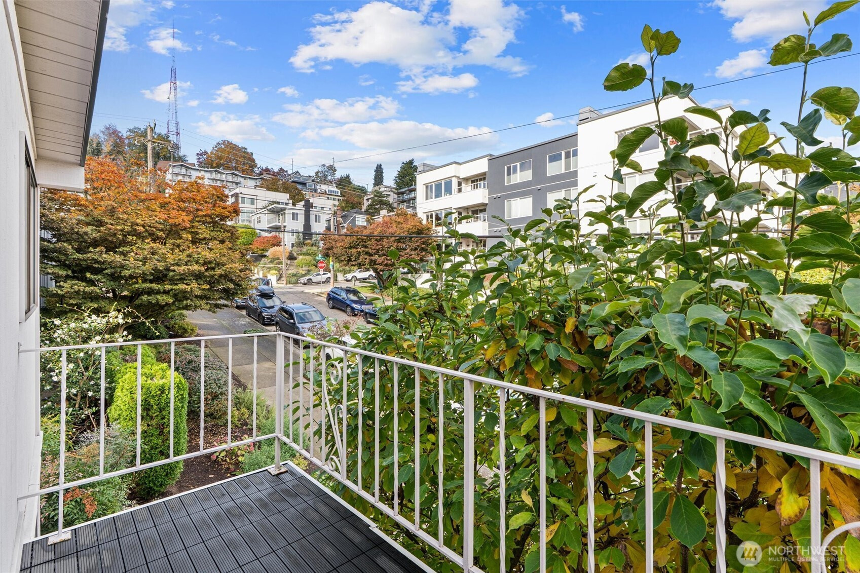 561 Lee Street, Seattle, WA 98109