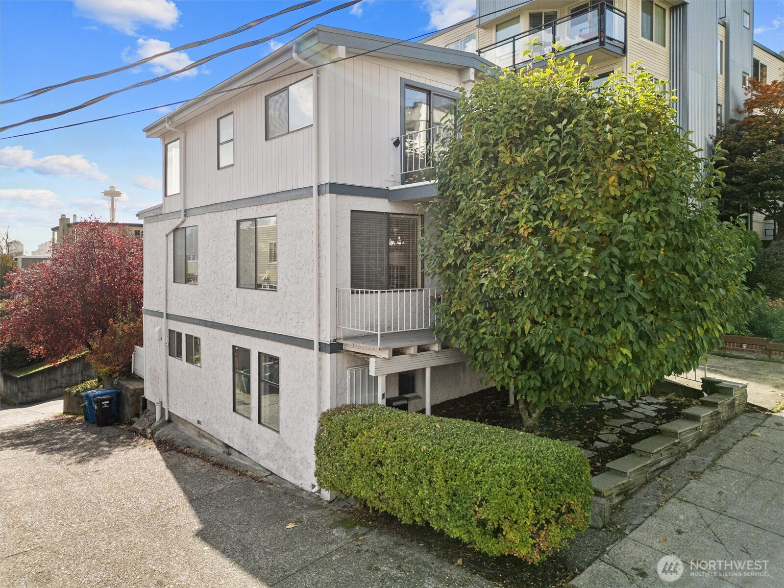 561 Lee Street, Seattle, WA 98109