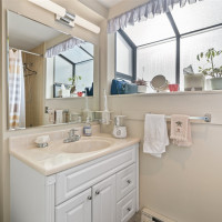 561 Lee Street, Seattle, WA 98109