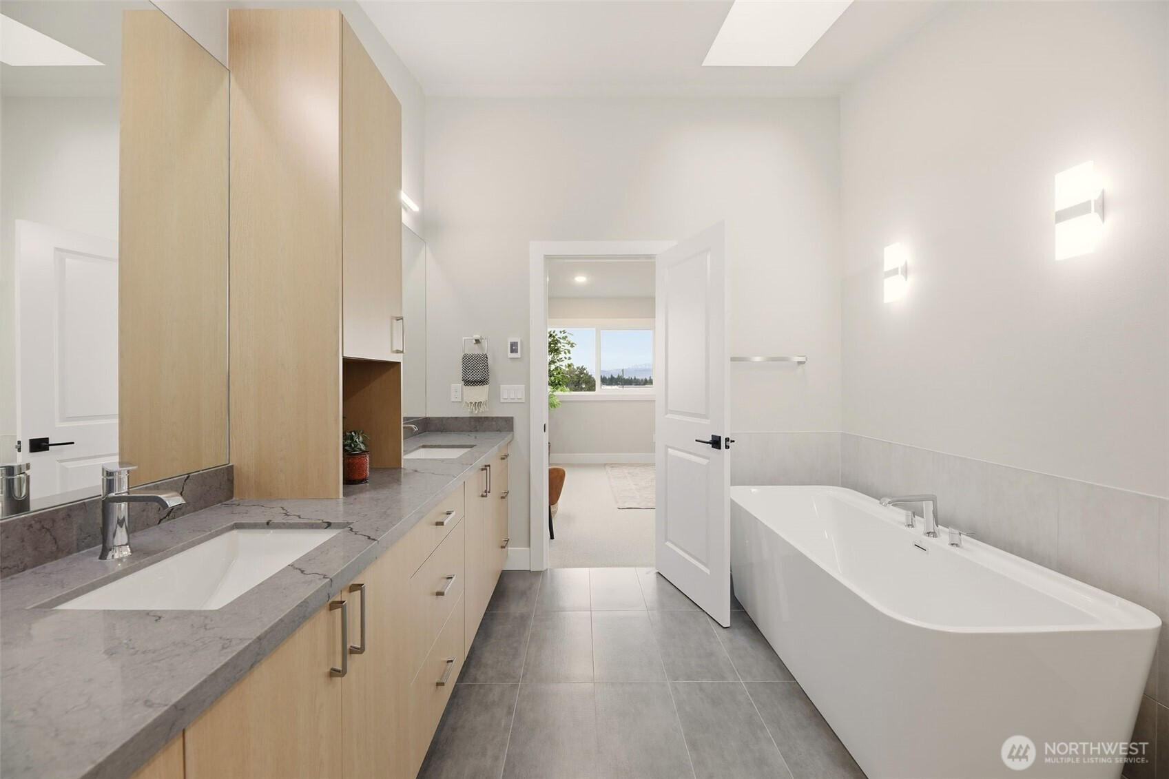 329 N 103rd Street, Seattle, WA 98133