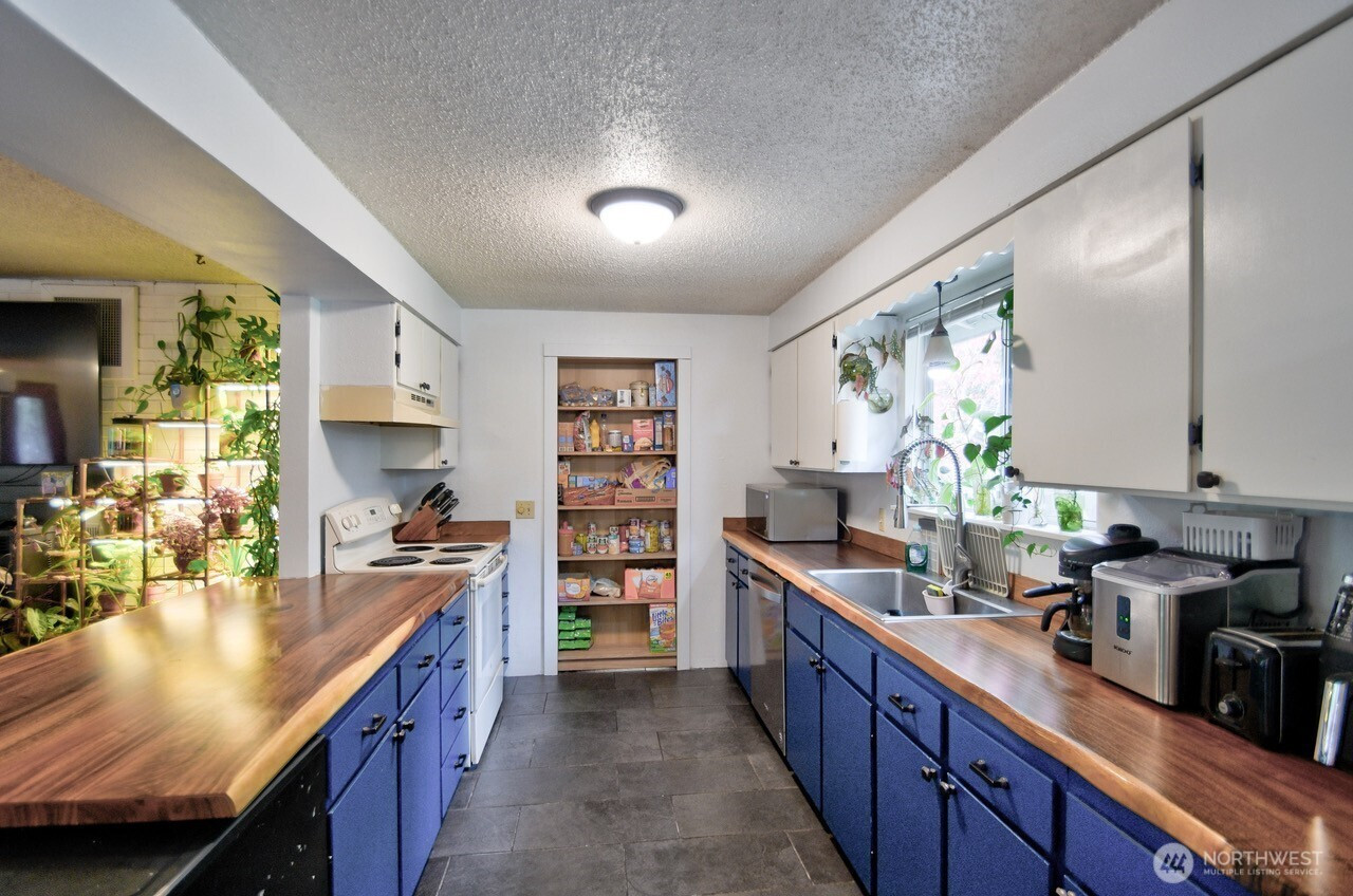 8548 178th Avenue SW, Rochester, WA 98579