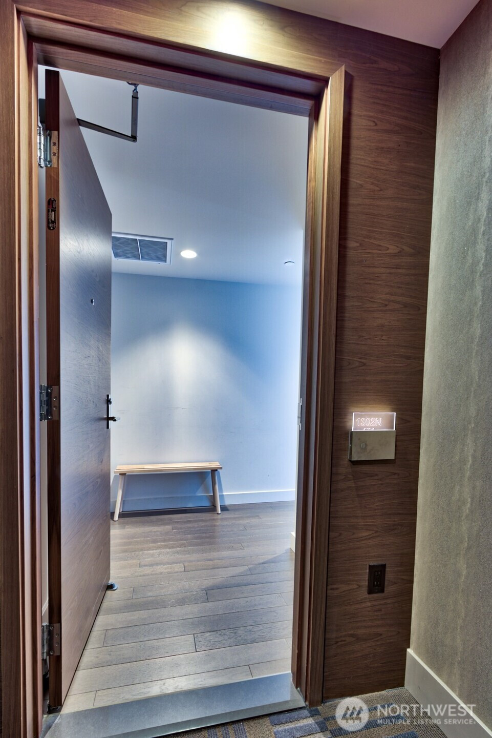 583 Battery Street, Seattle, WA 98121