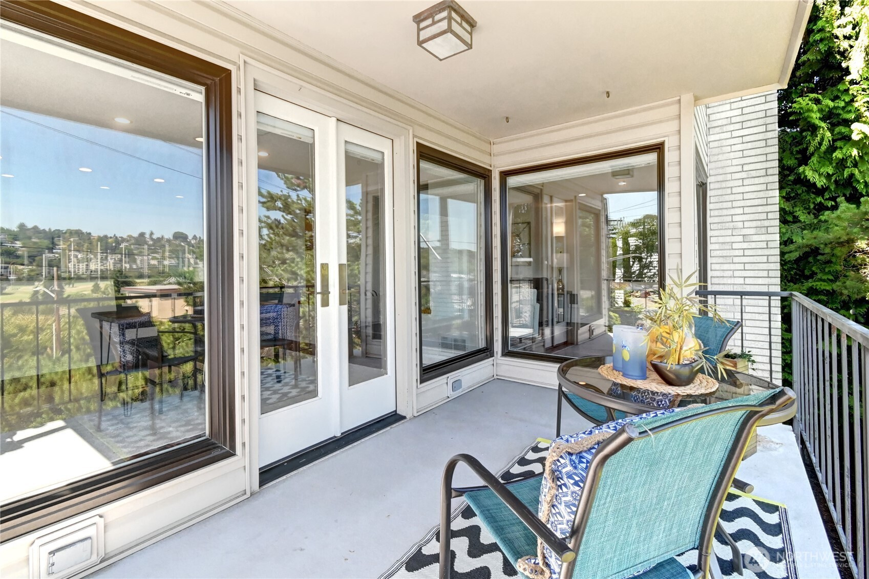 2636 22nd Avenue W, Seattle, WA 98199