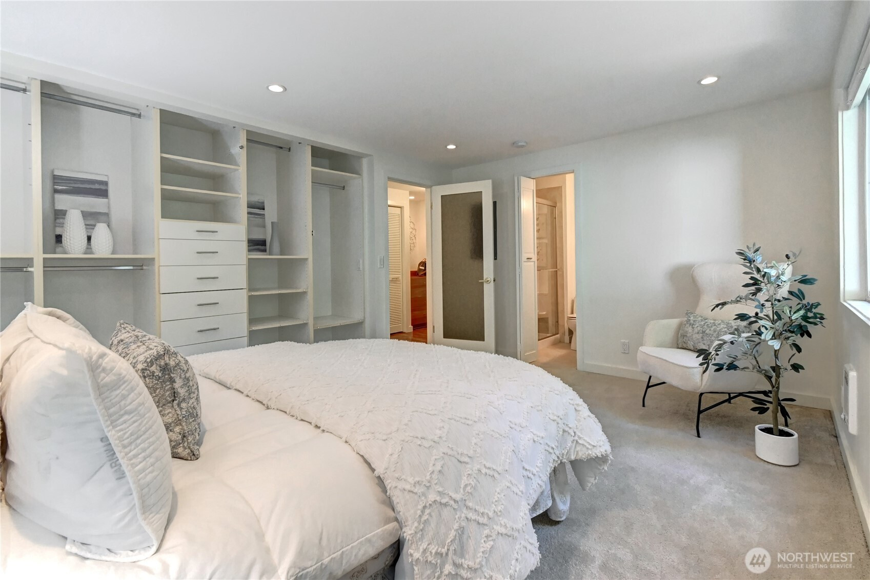 2636 22nd Avenue W, Seattle, WA 98199