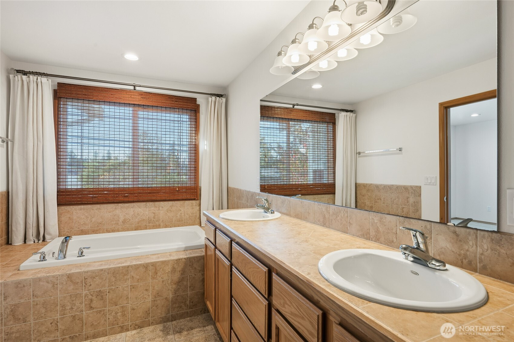 14019 52nd Avenue W, Edmonds, WA 98026