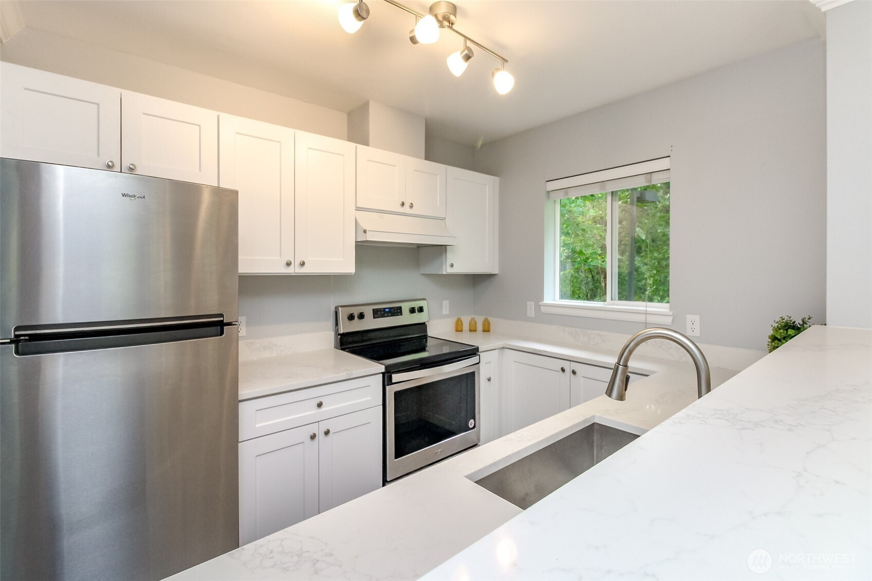 33020 10th Avenue SW, Federal Way, WA 98023