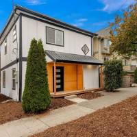 161 18th Avenue, Seattle, WA 98122