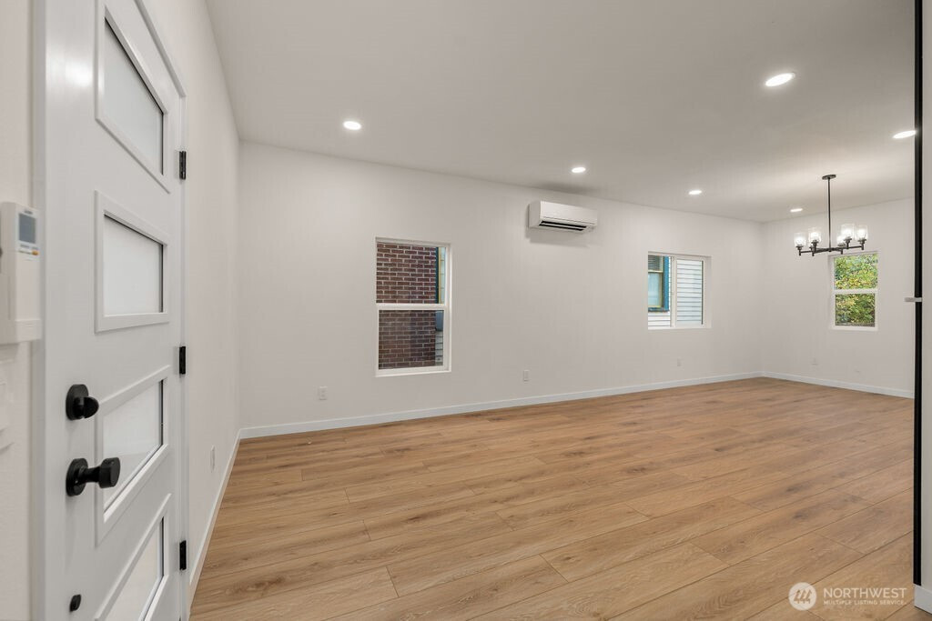 161 18th Avenue, Seattle, WA 98122