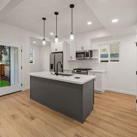 161 18th Avenue, Seattle, WA 98122