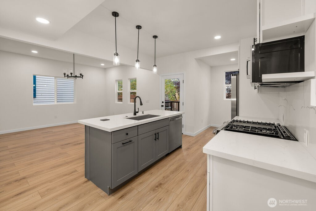 161 18th Avenue, Seattle, WA 98122