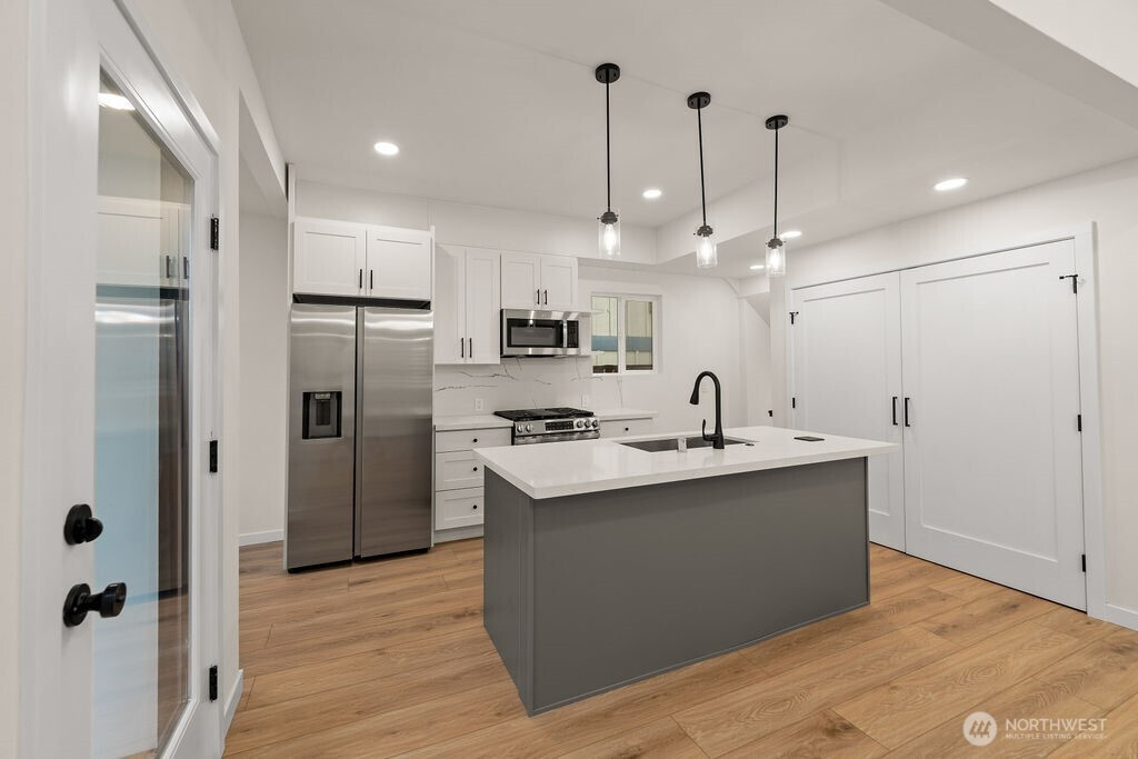 161 18th Avenue, Seattle, WA 98122