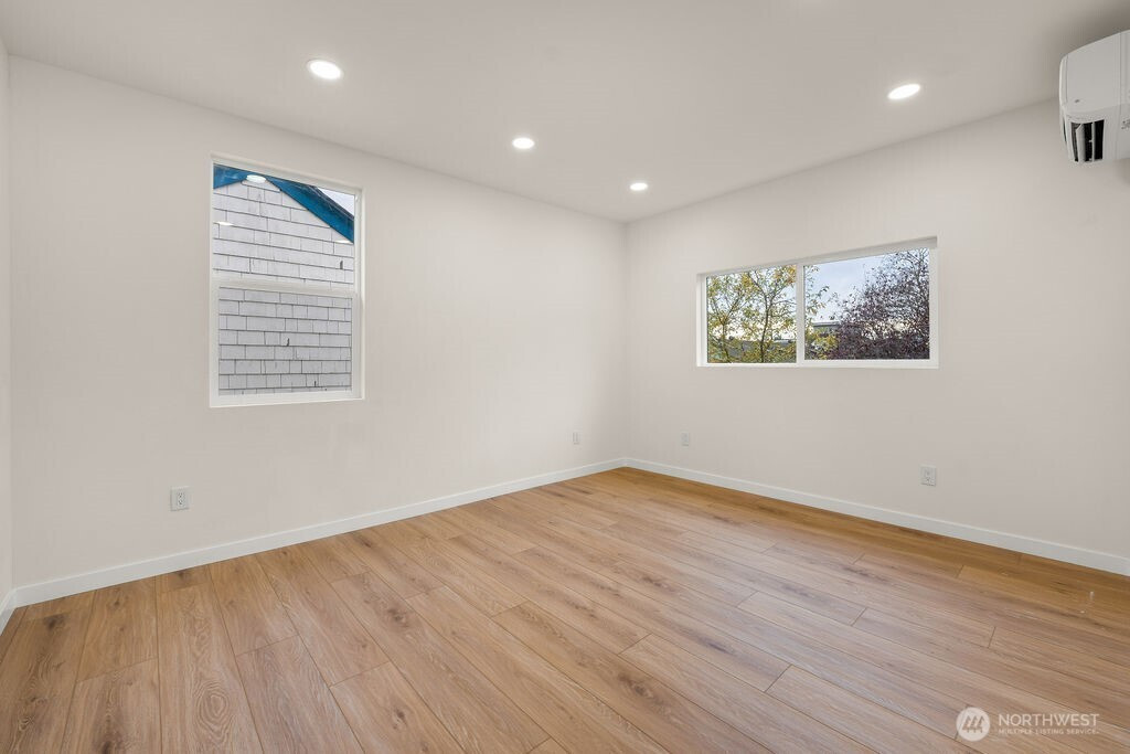 161 18th Avenue, Seattle, WA 98122