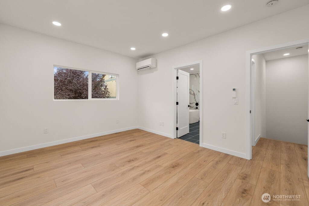 161 18th Avenue, Seattle, WA 98122