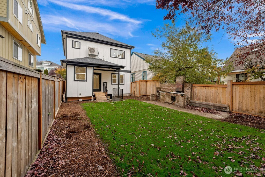 161 18th Avenue, Seattle, WA 98122