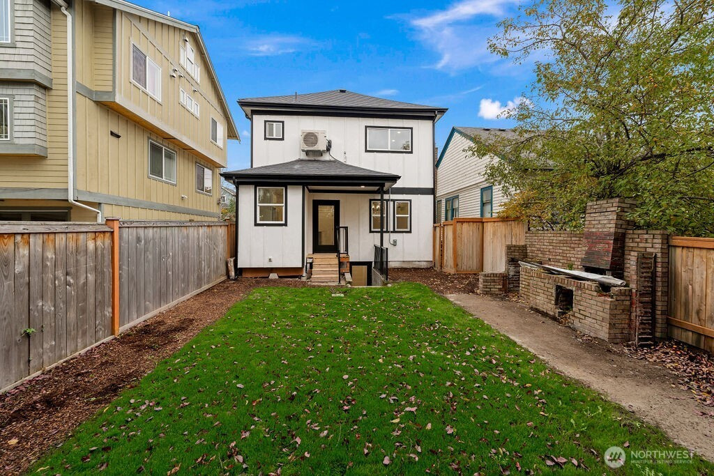 161 18th Avenue, Seattle, WA 98122