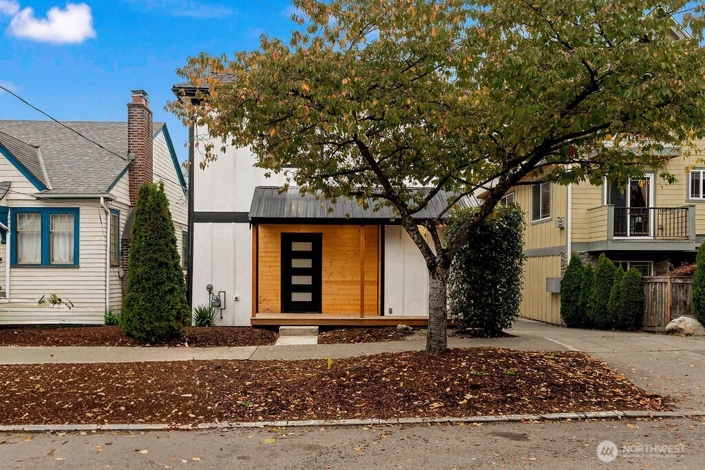 161 18th Avenue, Seattle, WA 98122