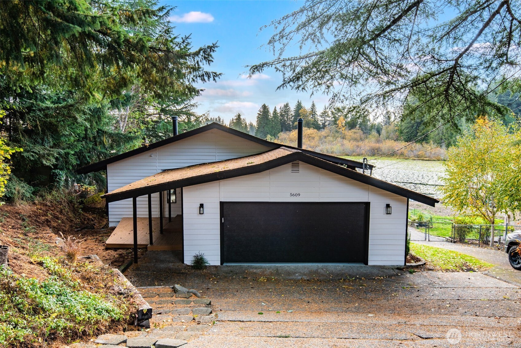 5609 Henslin Drive SE, Olympia, WA 98513