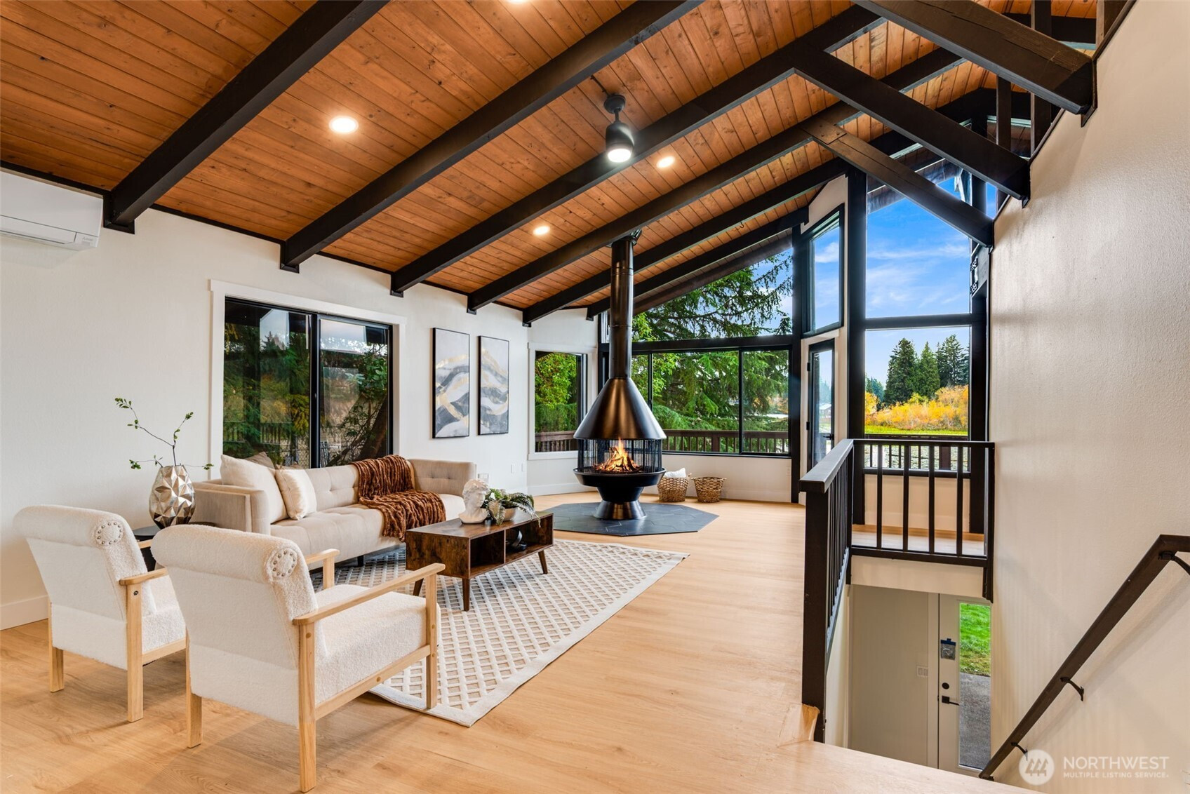 5609 Henslin Drive SE, Olympia, WA 98513