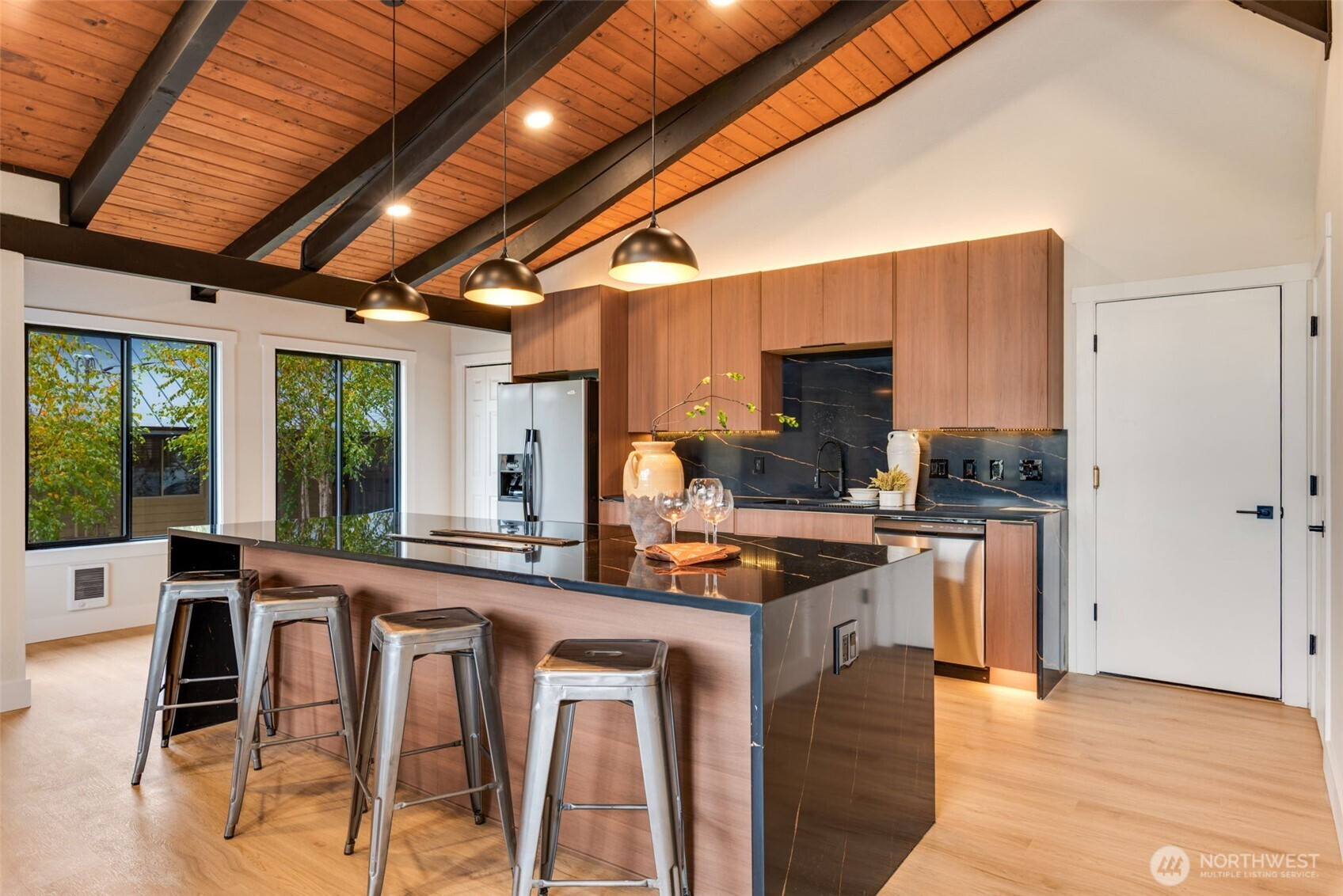 5609 Henslin Drive SE, Olympia, WA 98513