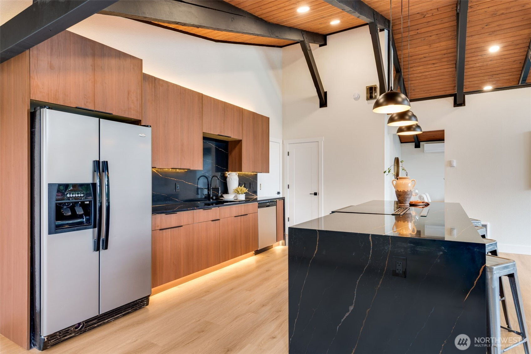 5609 Henslin Drive SE, Olympia, WA 98513