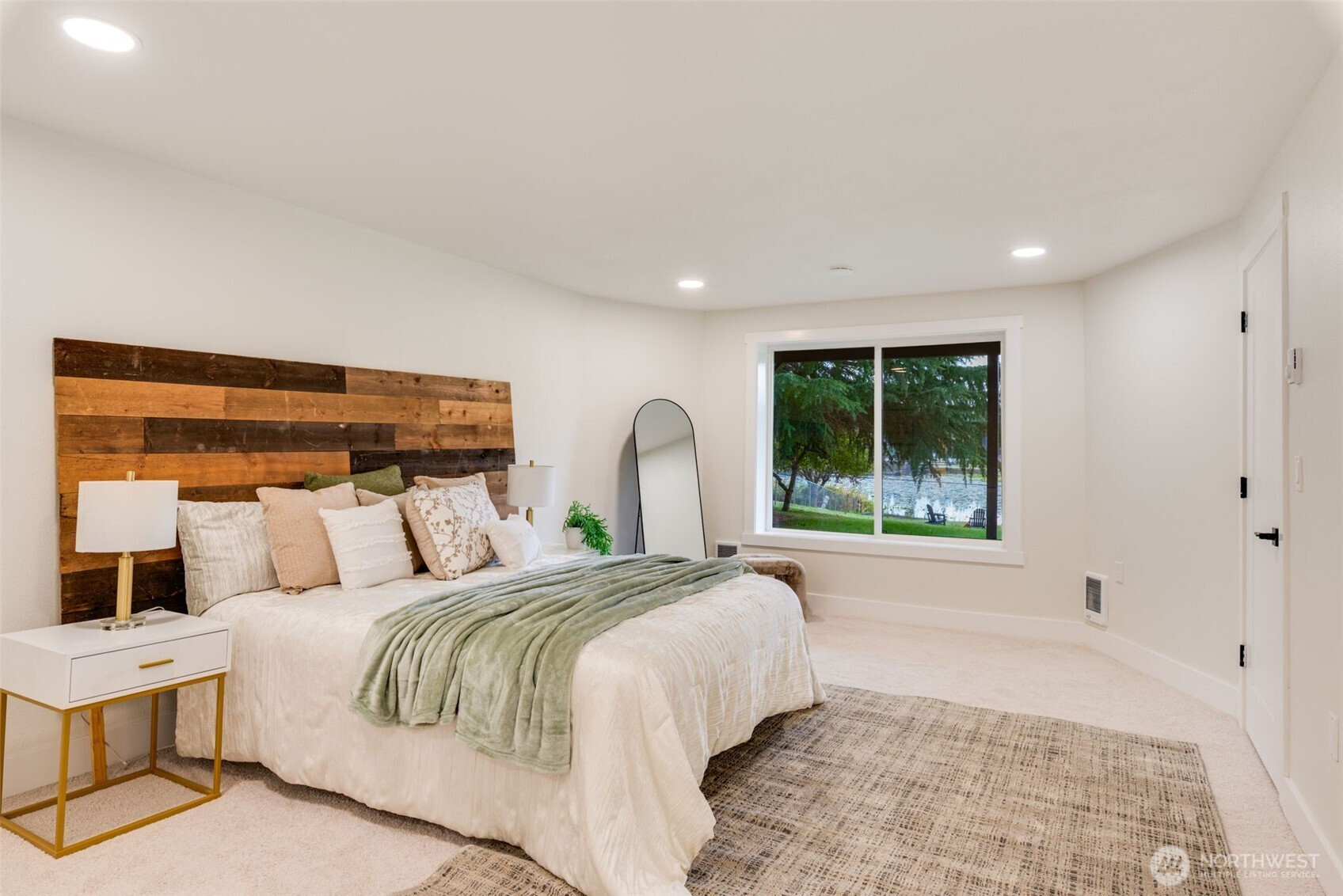 5609 Henslin Drive SE, Olympia, WA 98513