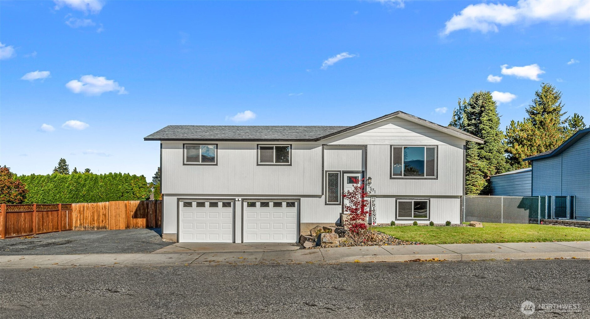 1571 3rd Street SE, East Wenatchee, WA 98802