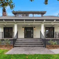 10425 Des Moines Memorial Drive S, Seattle, WA 98168