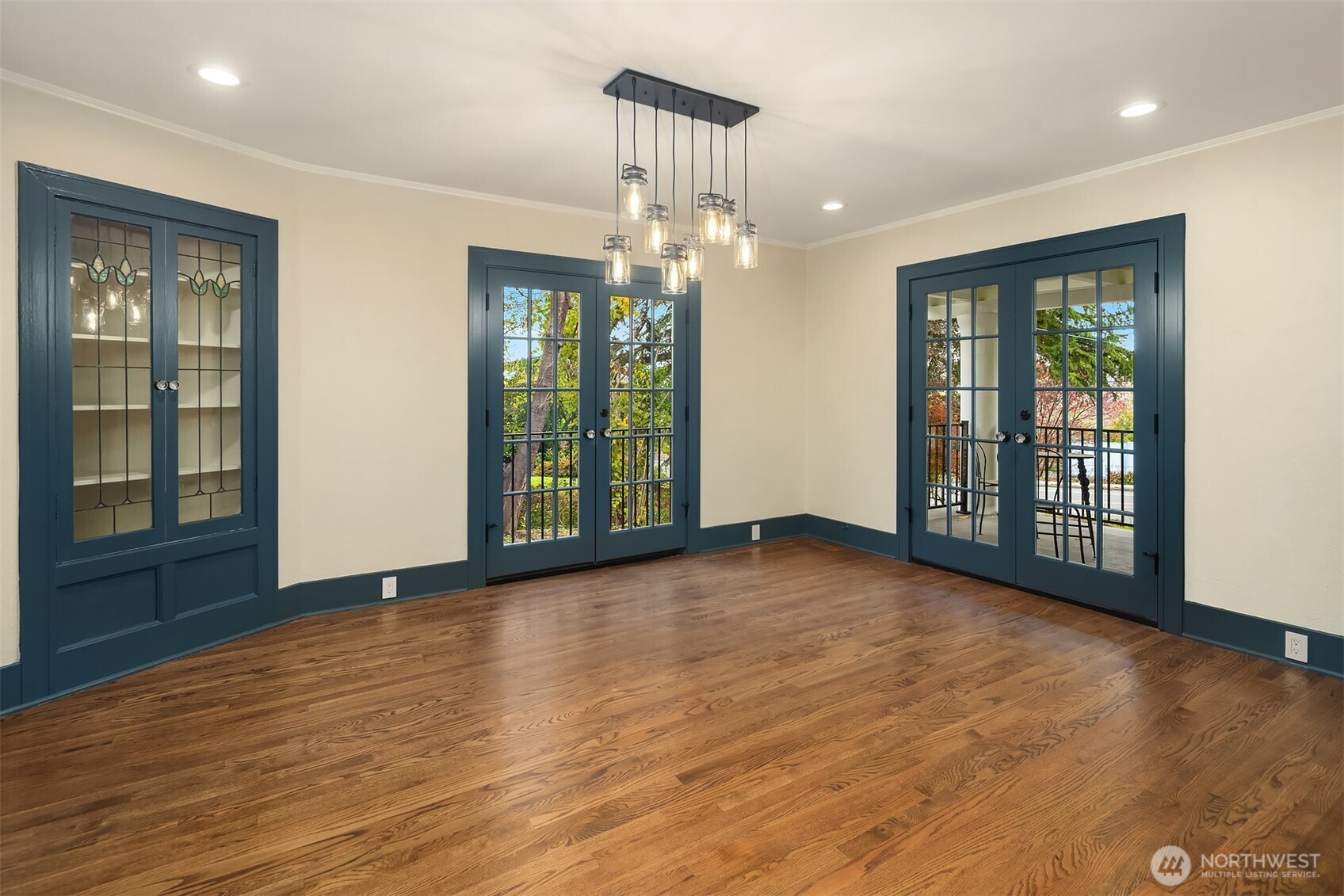 10425 Des Moines Memorial Drive S, Seattle, WA 98168