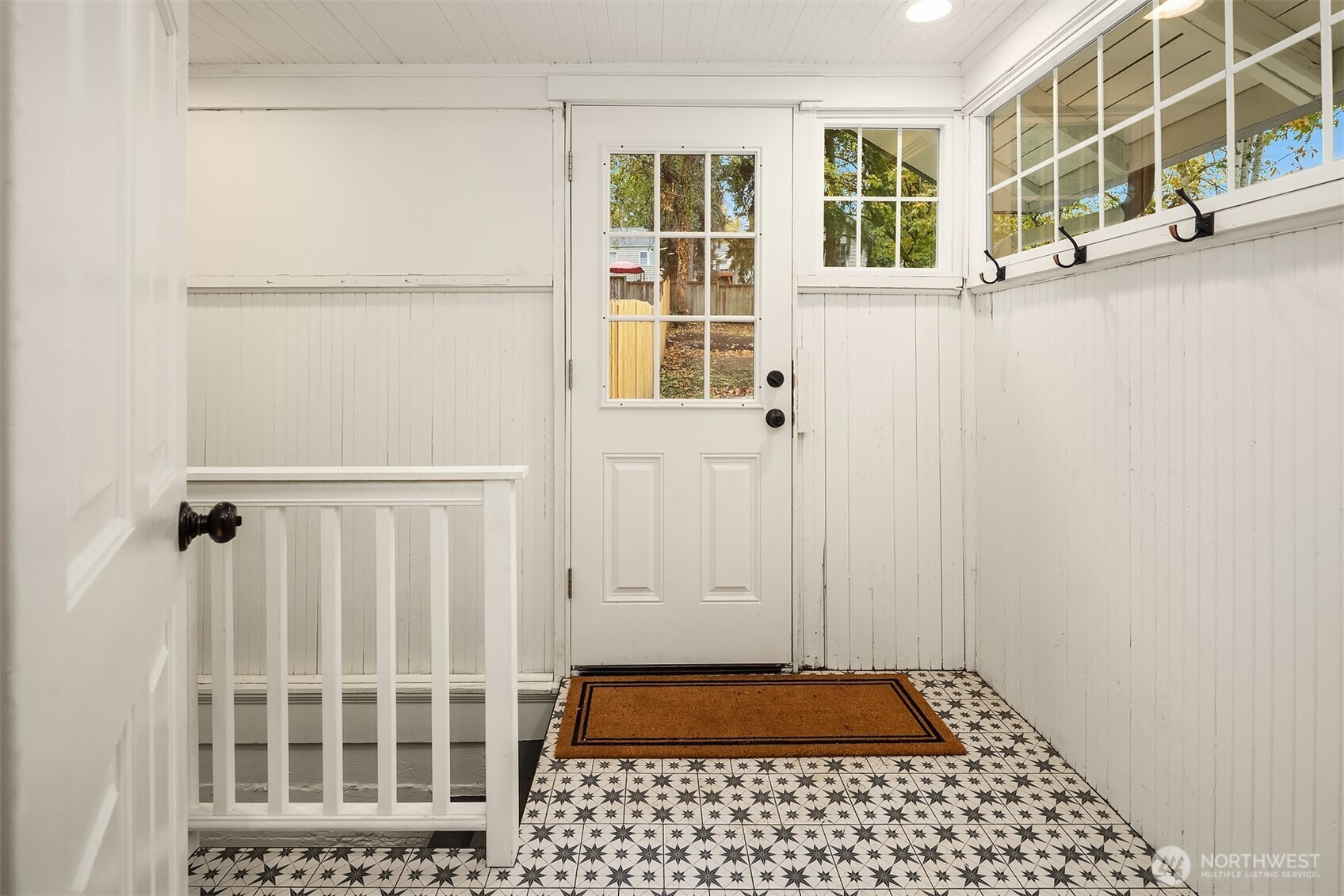 10425 Des Moines Memorial Drive S, Seattle, WA 98168