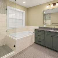 10425 Des Moines Memorial Drive S, Seattle, WA 98168