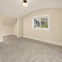 10425 Des Moines Memorial Drive S, Seattle, WA 98168